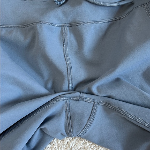 Vuori Daily Pocket Legging-EUC!! - Picture 7 of 10